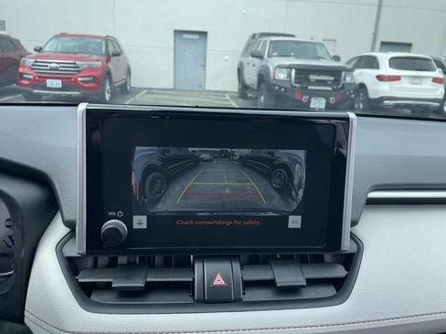 Used 2025 Toyota RAV4 XLE w/ Convenience Package AWD/4WD image 31