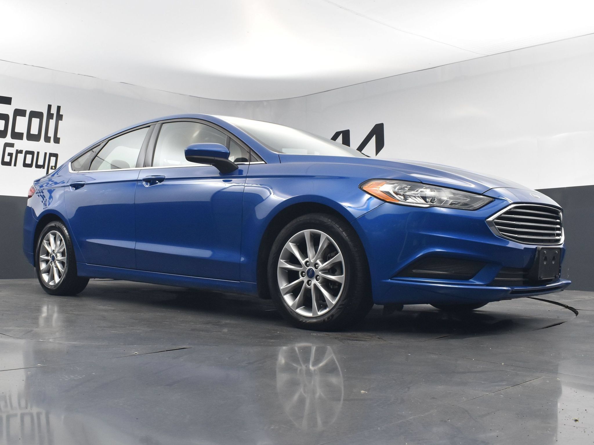 Used 2017 Ford Fusion SE w/ Fusion SE Technology Package FWD image 23
