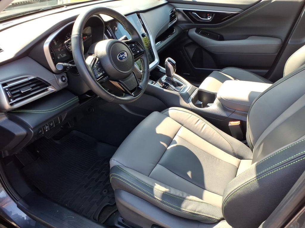 Certified 2025 Subaru Outback Onyx Edition AWD/4WD image 12