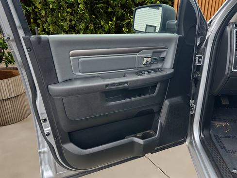 Used 2021 RAM 1500 Classic SLT image 11