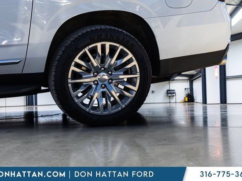 Used 2024 GMC Yukon XL Denali AWD/4WD image 35