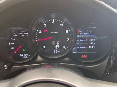 Certified 2021 Porsche Macan AWD/4WD image 16