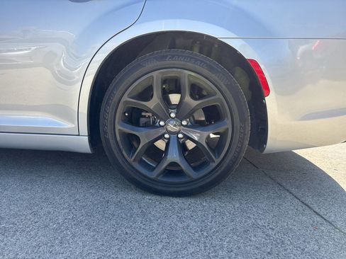 Used 2021 Chrysler 300 S image 19