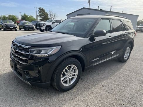 New 2025 Ford Explorer Active w/ Active Comfort Package image 3