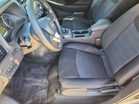 Used 2025 Nissan Leaf S FWD image 9