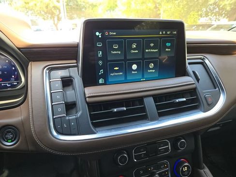 Used 2024 Chevrolet Tahoe High Country AWD/4WD image 17