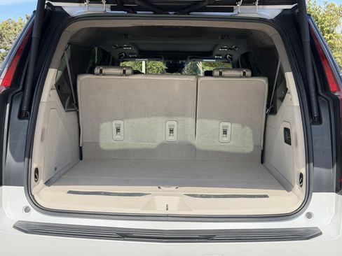 Used 2021 Cadillac Escalade ESV Sport Platinum image 10
