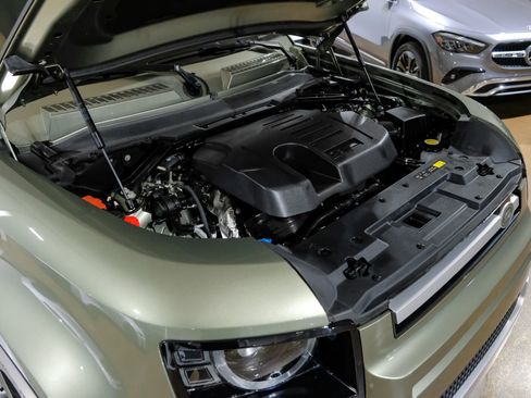 Used 2023 Land Rover Defender 110 SE image 54