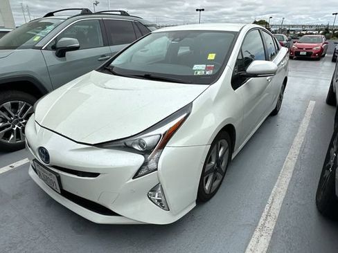 Certified 2017 Toyota Prius Four Touring w/ Premium Convenience Package FWD image 2