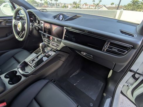 New 2025 Porsche Macan S image 26