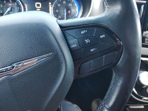 Certified 2018 Chrysler Pacifica Touring-L Plus w/ S Appearance Package image 15