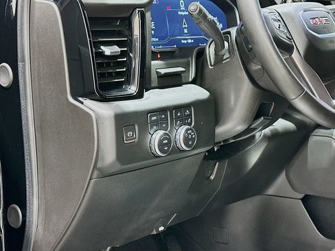 Used 2024 GMC Sierra 2500 AT4 w/ AT4 Premium Plus Package AWD/4WD image 10