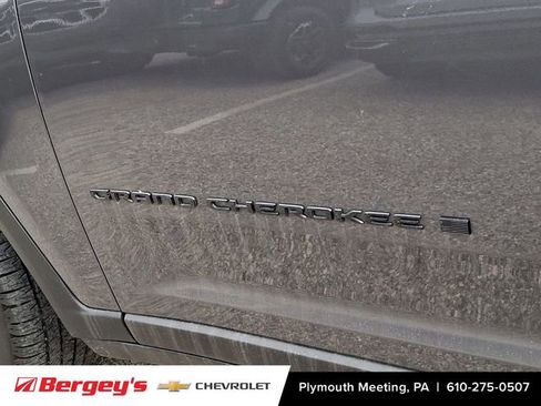 Used 2022 Jeep Grand Cherokee Altitude image 33