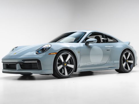 Used 2023 Porsche 911 Sport Classic RWD image 4