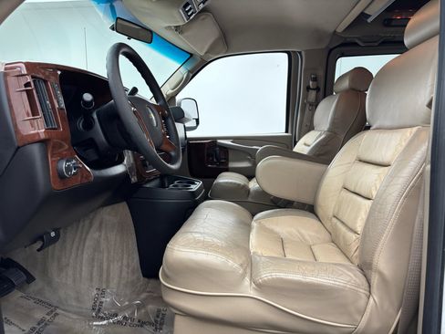 Used 2012 Chevrolet Express 1500 RWD image 17