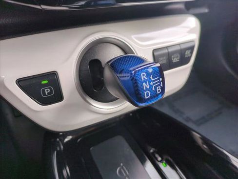 Used 2017 Toyota Prius Prime Advanced image 12