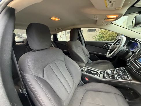 Used 2015 Chrysler 200 Limited FWD image 34