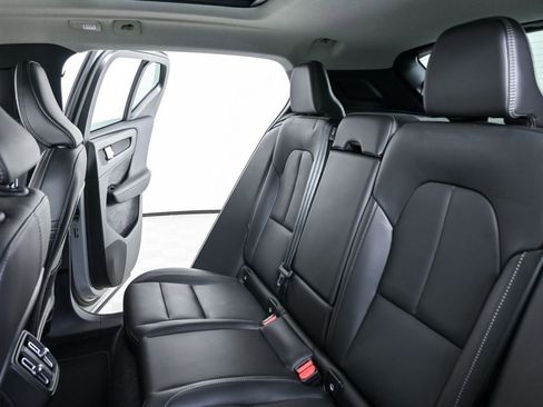 Certified 2025 Volvo XC40 B5 Plus image 22