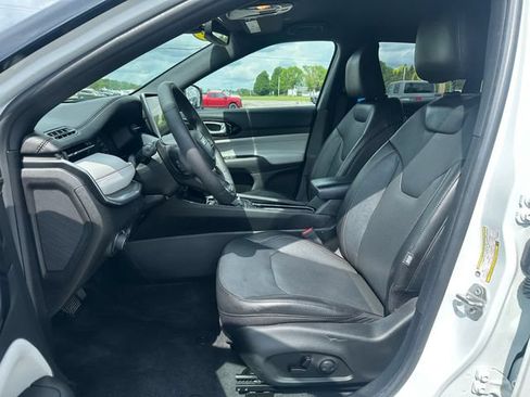 Used 2023 Jeep Compass Limited AWD/4WD image 9