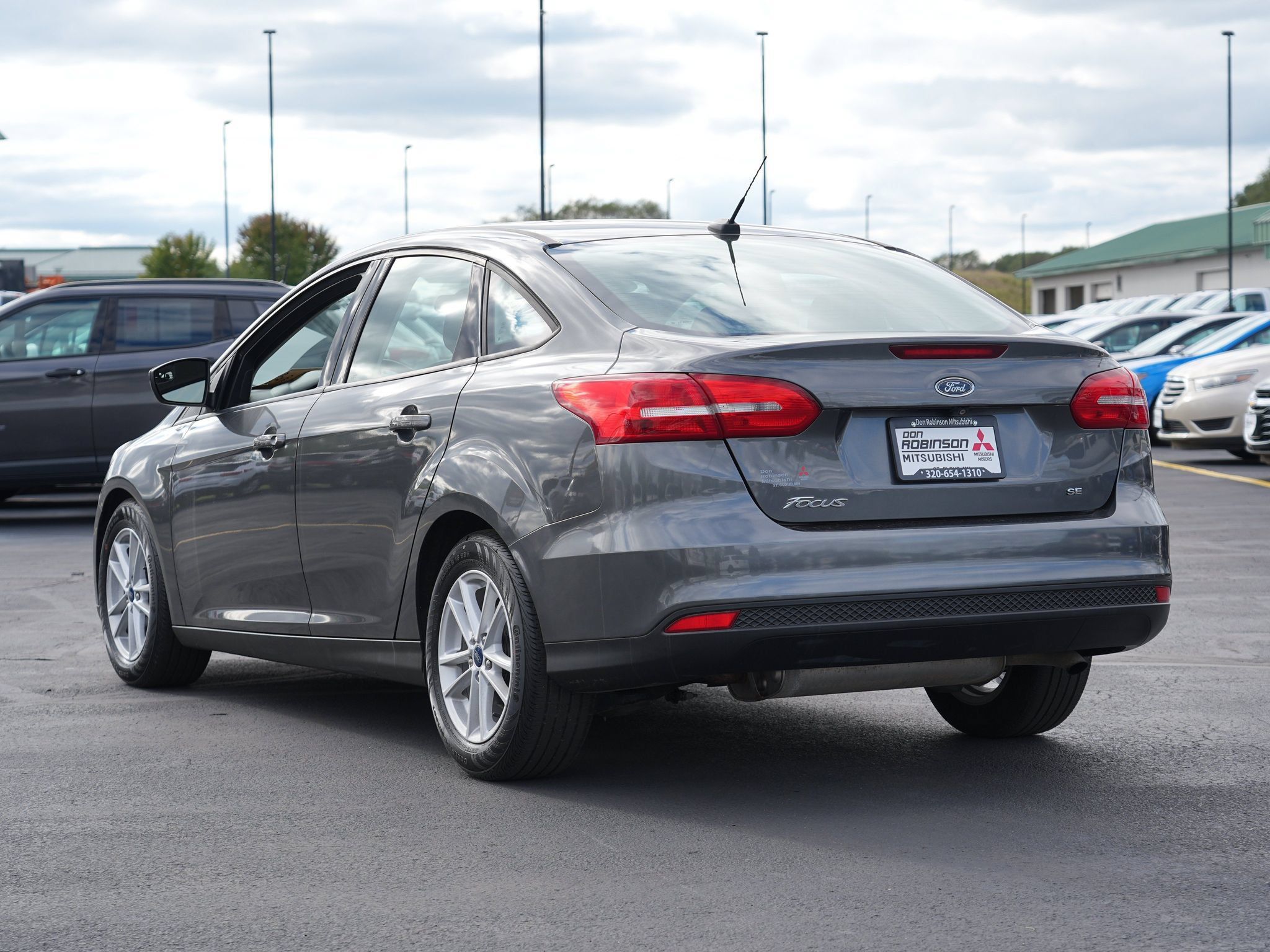 Used 2018 Ford Focus SE FWD image 6