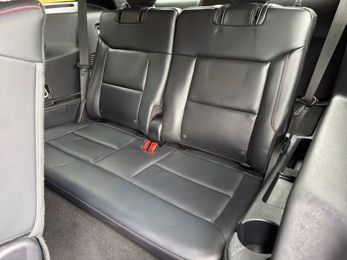 Used 2025 Ford Explorer ST-Line w/ ST-Line Street Pack image 33