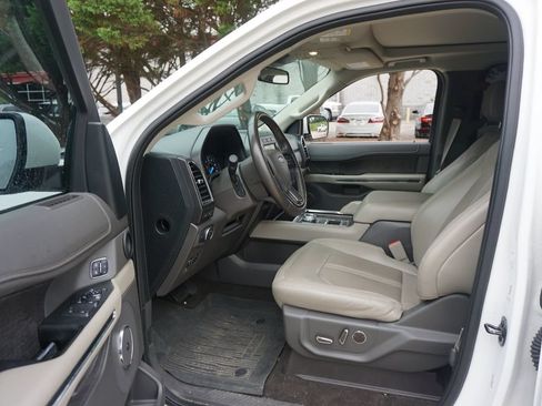 Used 2021 Ford Expedition Limited RWD image 2