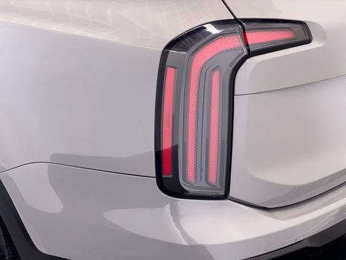 Certified 2024 Kia Telluride SX X-Line AWD/4WD image 9