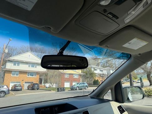 Used 2012 Toyota Sienna LE image 19