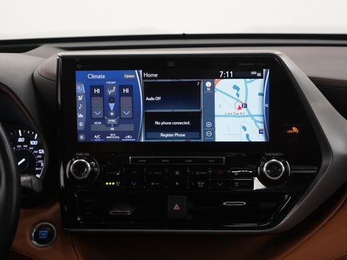Used 2021 Toyota Highlander Platinum AWD/4WD image 15