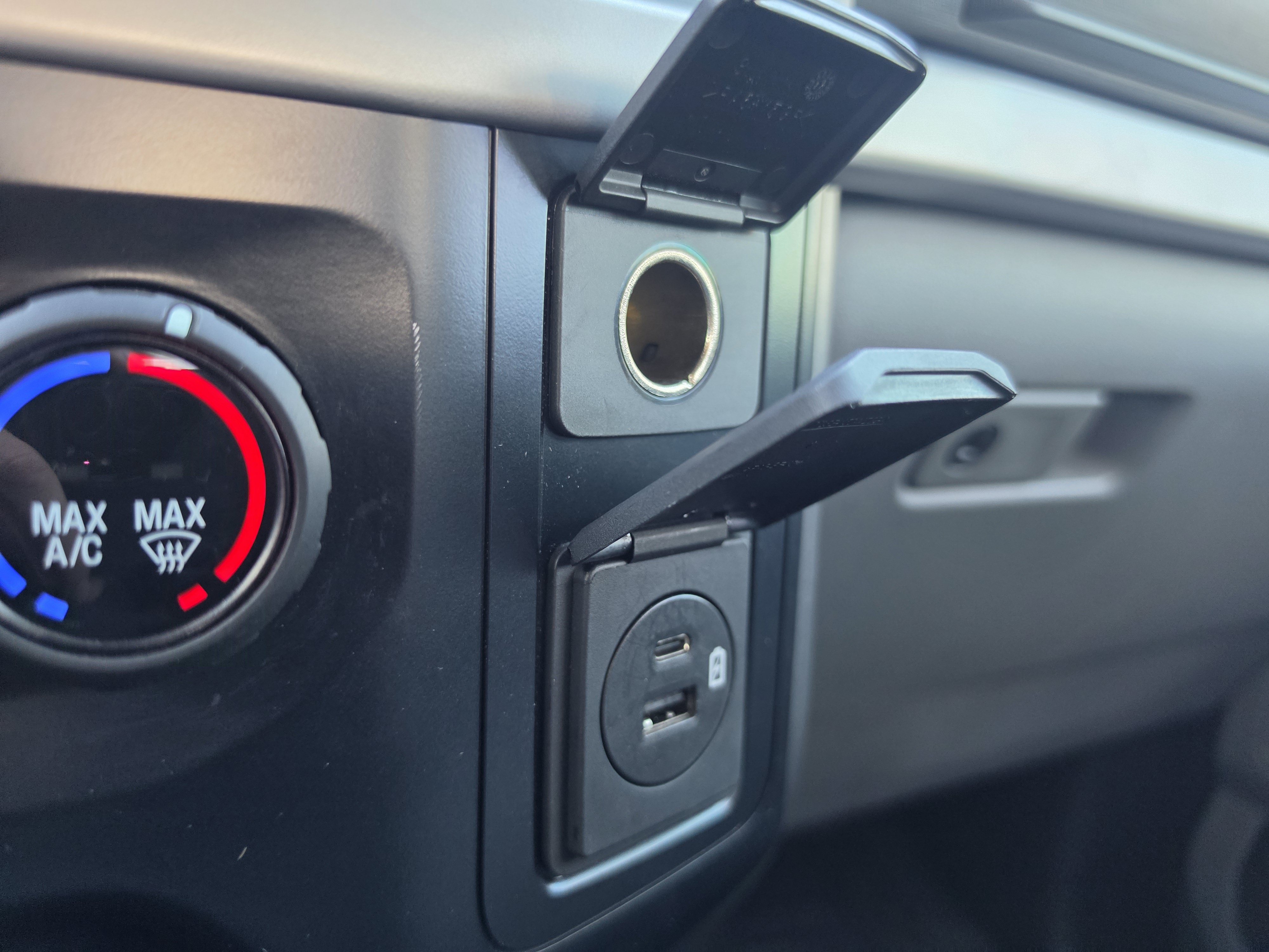 Used 2022 Ford F150 XLT w/ Trailer Tow Package AWD/4WD image 36