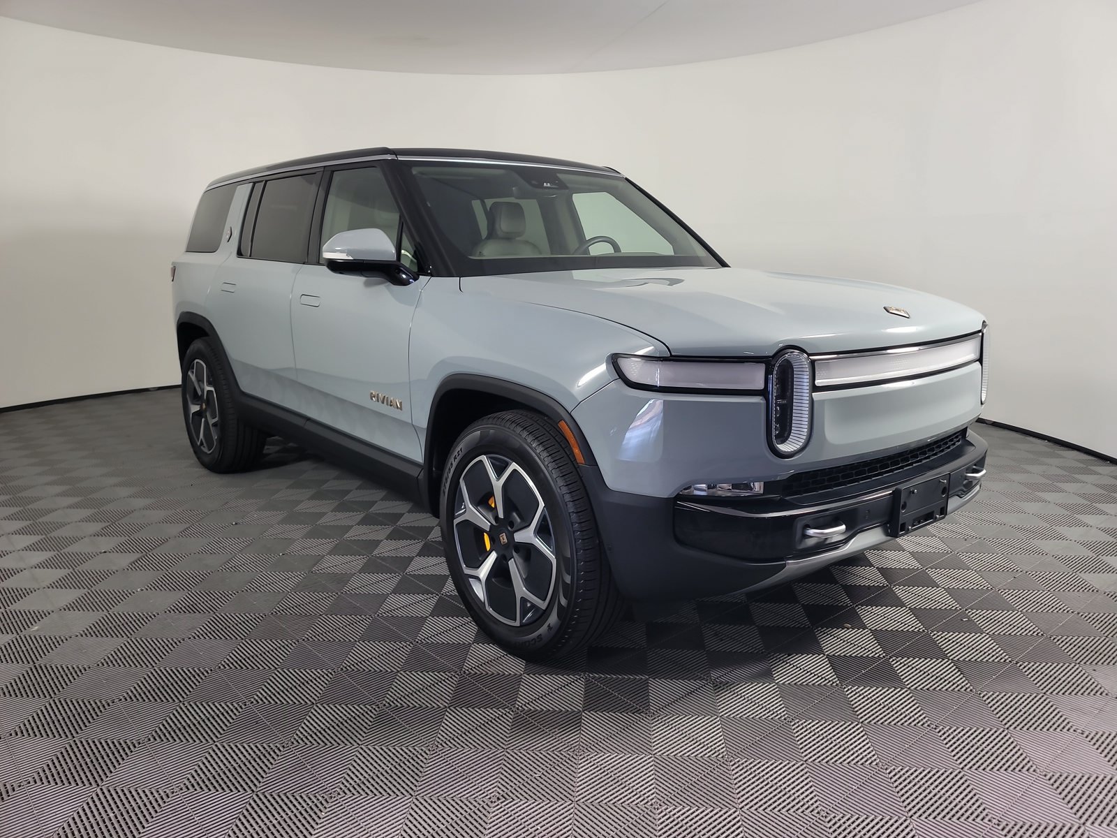 Used 2023 Rivian R1S Adventure Quad AWD/4WD image 7