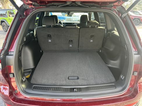 New 2025 Jeep Grand Cherokee Altitude image 7