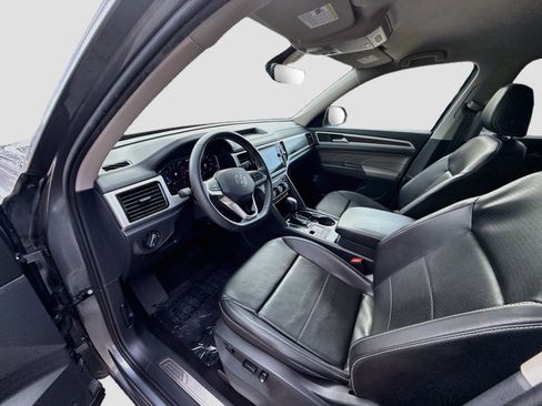 Certified 2022 Volkswagen Atlas SE FWD image 9