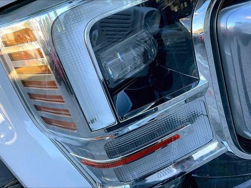 Used 2022 Ford F250 Platinum w/ FX4 Off-Road Package image 31