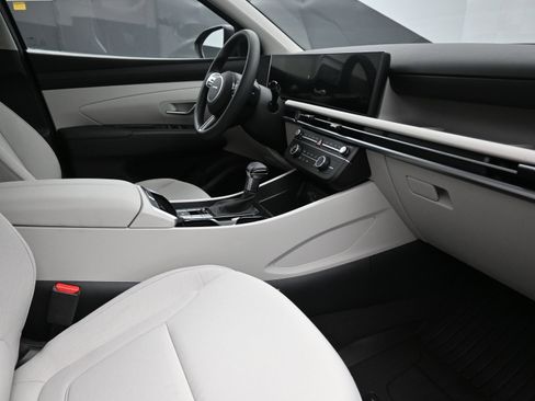 Certified 2026 Hyundai Tucson SE image 26