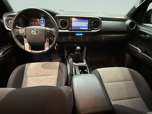 Used 2021 Toyota Tacoma TRD Off-Road w/ Technology Package image 17