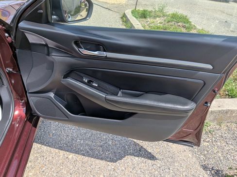 Used 2023 Nissan Altima 2.5 SV FWD image 36