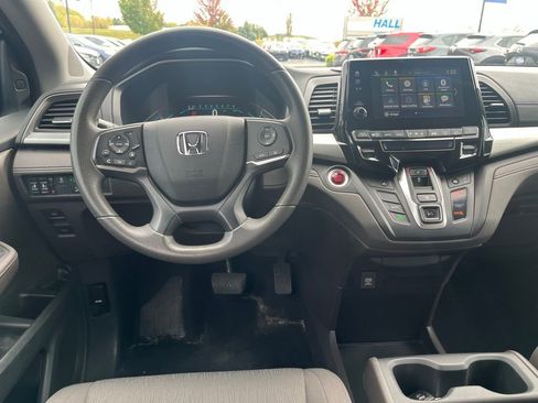 Used 2018 Honda Odyssey EX image 17