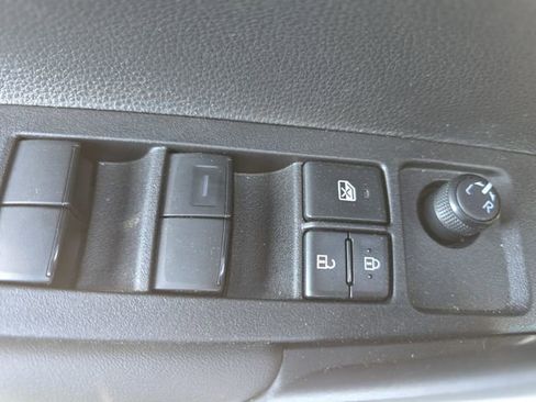 Used 2026 Toyota Corolla Cross SE image 27