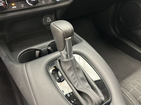 Used 2025 Honda HR-V LX image 18