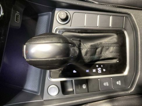 Used 2019 Volkswagen Jetta SEL Premium image 17