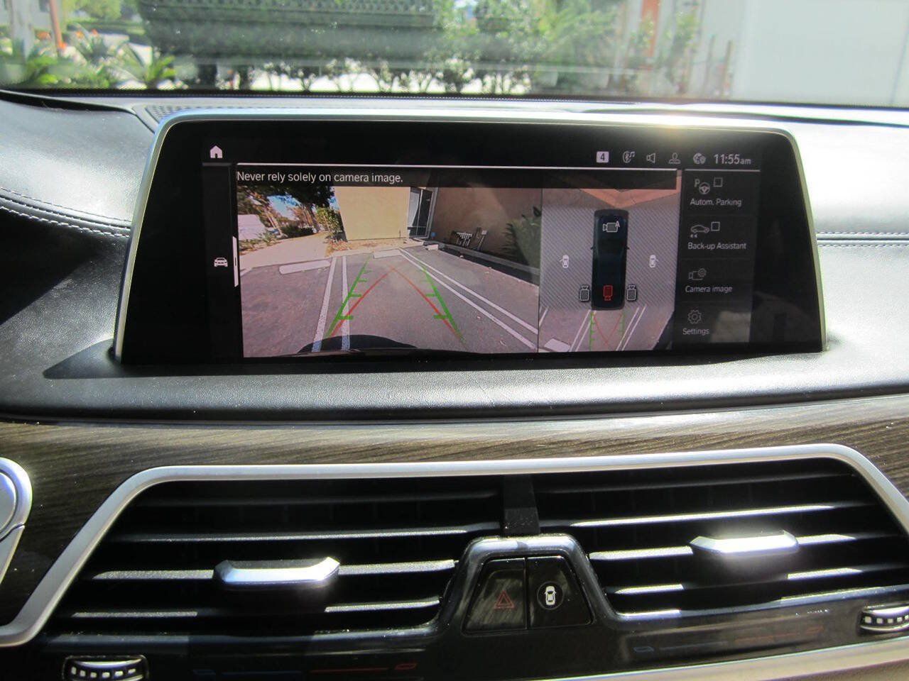 Used 2020 BMW 740i w/ Premium Package RWD image 34