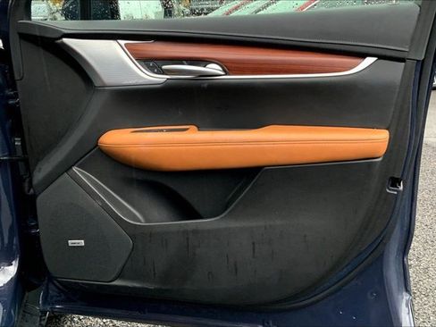 Used 2025 Cadillac XT5 Premium Luxury image 24