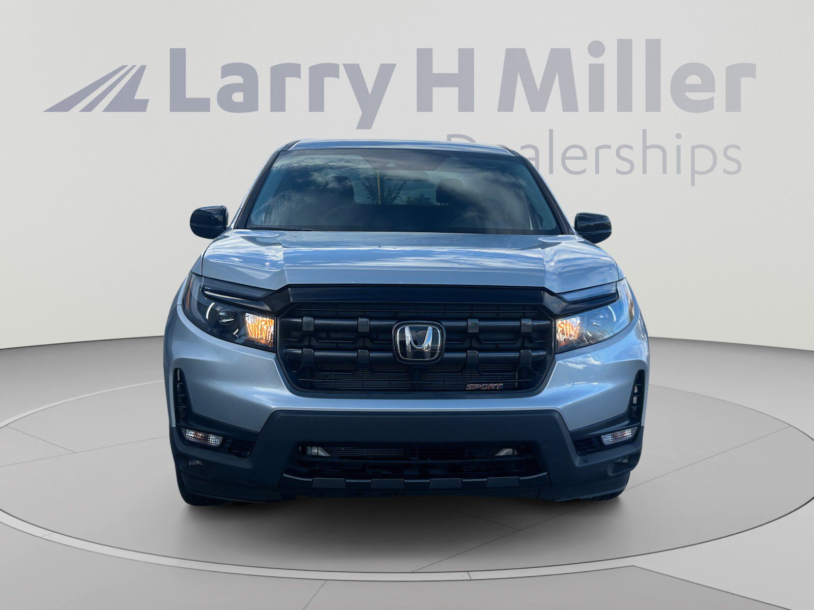 Used 2025 Honda Ridgeline Sport image 9