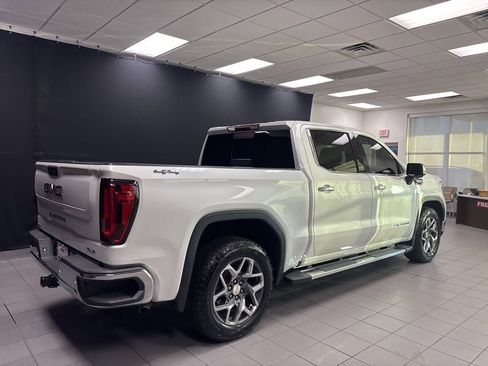 Used 2022 GMC Sierra 1500 SLT image 3