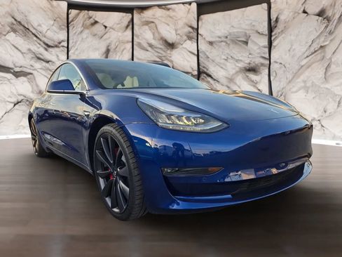 Used 2020 Tesla Model 3 Performance image 3