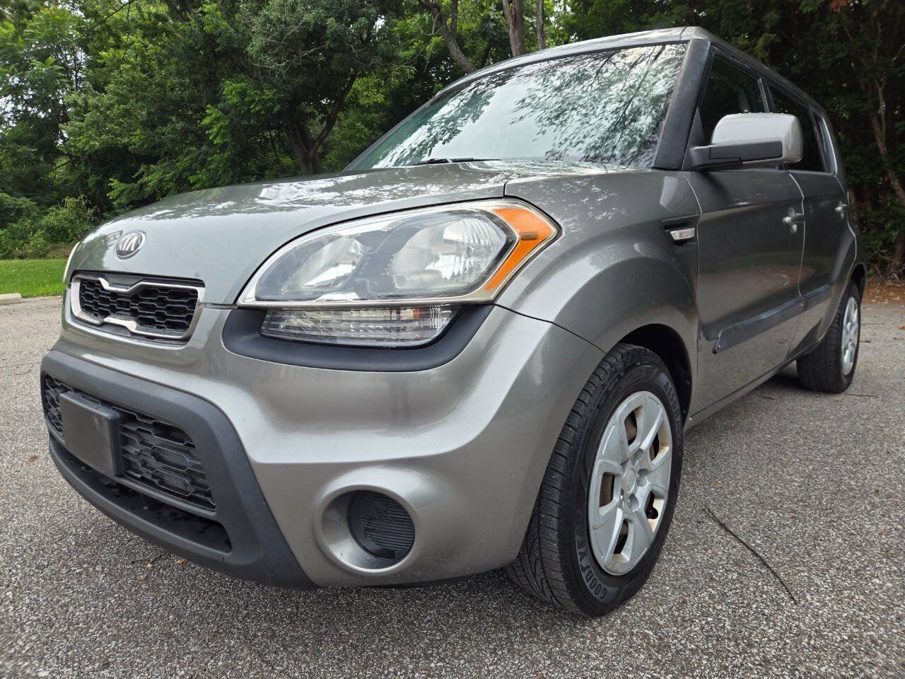 Used 2013 Kia Soul FWD image 1