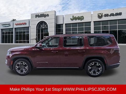 Used 2022 Jeep Wagoneer Series III w/ Premium Group I AWD/4WD image 6