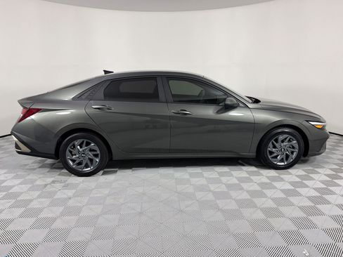 Used 2024 Hyundai Elantra SEL FWD image 8