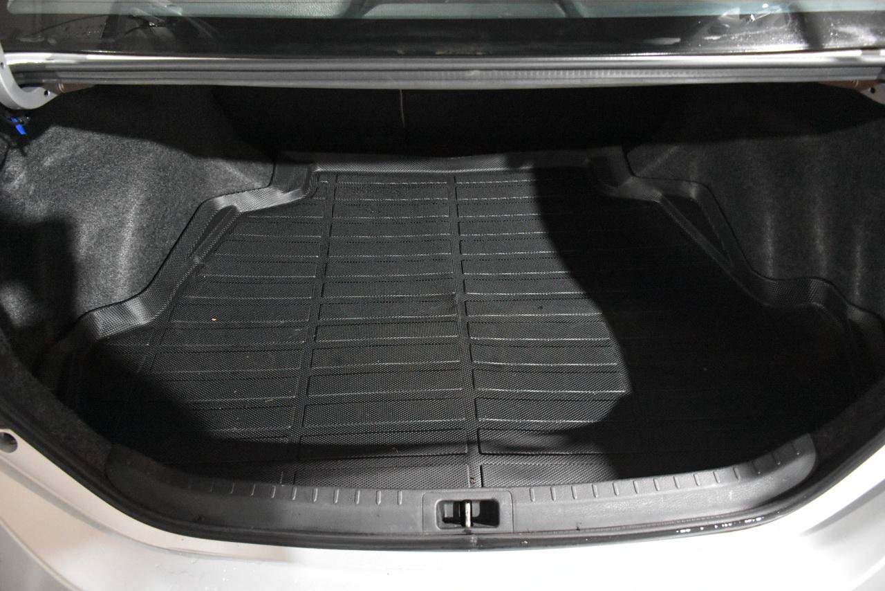 Used 2016 Toyota Corolla LE FWD image 34